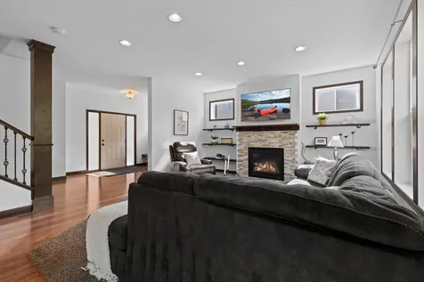 21340 Hytrail Circle Lakeville MN 55044