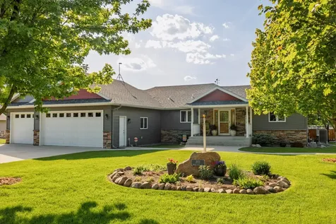2111 Robins Nest SE Alexandria MN 56308