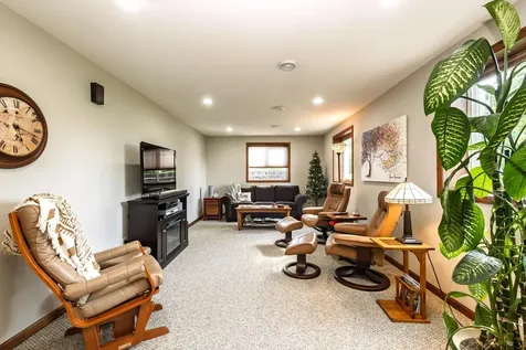 2111 Robins Nest SE Alexandria MN 56308