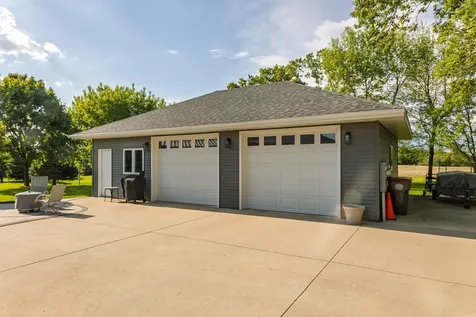 2111 Robins Nest SE Alexandria MN 56308