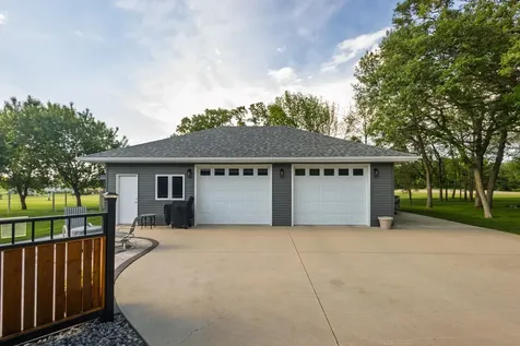 2111 Robins Nest SE Alexandria MN 56308
