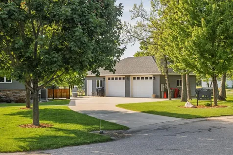 2111 Robins Nest SE Alexandria MN 56308