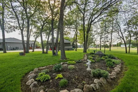2111 Robins Nest SE Alexandria MN 56308