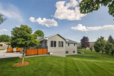 2111 Robins Nest SE Alexandria MN 56308