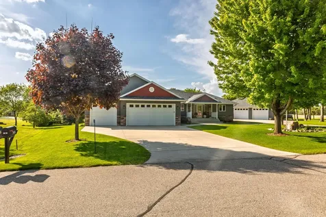 2111 Robins Nest SE Alexandria MN 56308