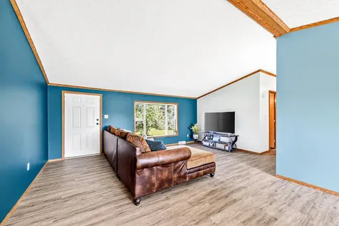 5404 S Midbon Road Superior WI 54880