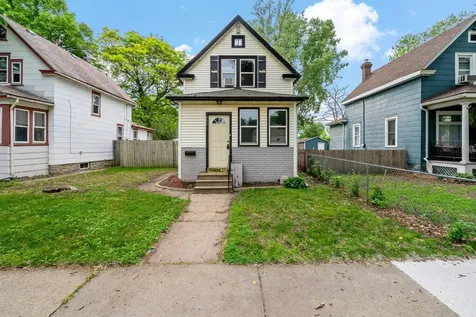 996 Charles Avenue Saint Paul MN 55104