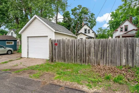 996 Charles Avenue Saint Paul MN 55104