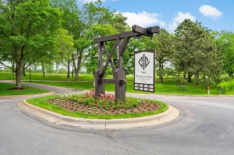 5801 Interlachen Boulevard Edina MN 55436