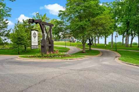 5801 Interlachen Boulevard Edina MN 55436
