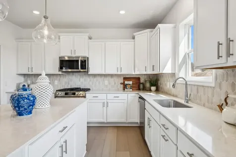 8915 Periwinkle Boulevard Woodbury MN 55129