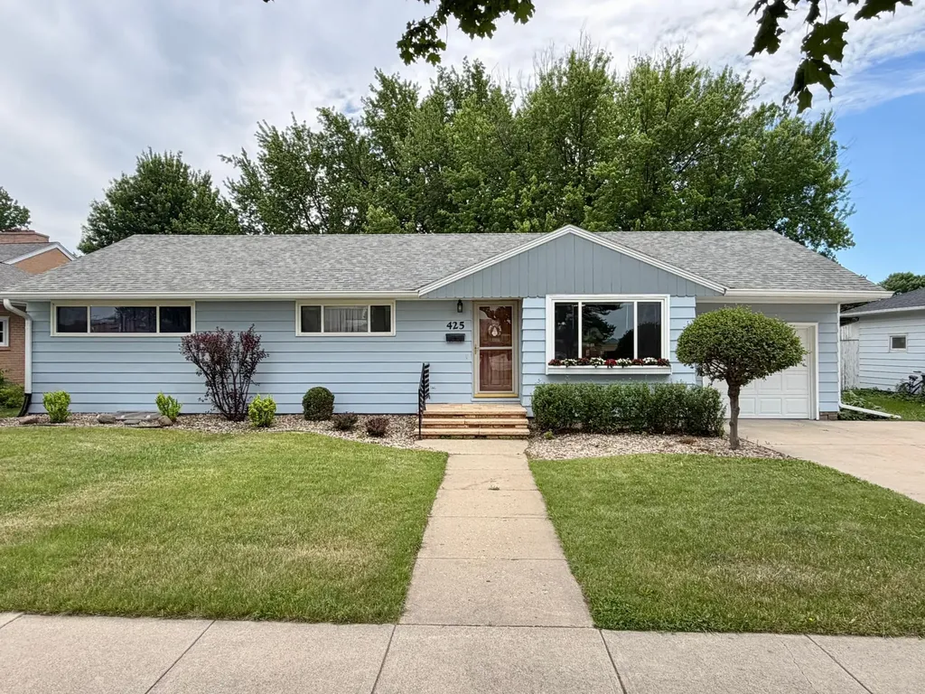 425 W Dodge Street Luverne MN 56156