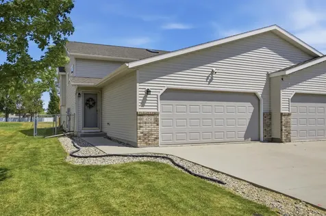 4251 39th Avenue S Fargo ND 58104