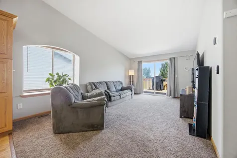 4251 39th Avenue S Fargo ND 58104