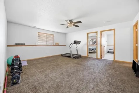 4251 39th Avenue S Fargo ND 58104