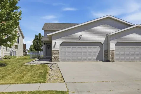 4251 39th Avenue S Fargo ND 58104