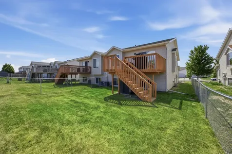 4251 39th Avenue S Fargo ND 58104