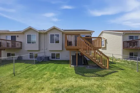 4251 39th Avenue S Fargo ND 58104