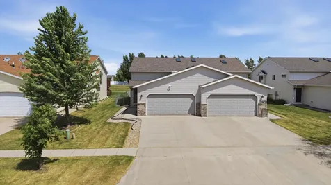 4251 39th Avenue S Fargo ND 58104