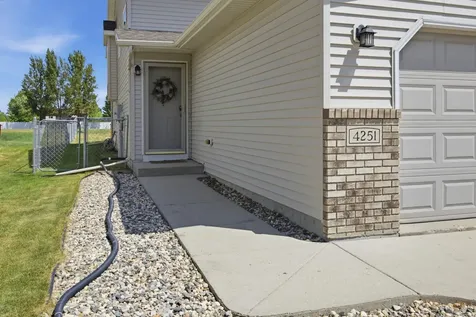 4251 39th Avenue S Fargo ND 58104