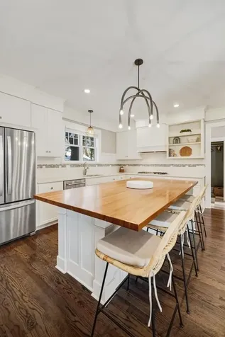185 W Lake Street Excelsior MN 55331