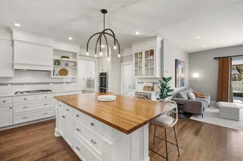 185 W Lake Street Excelsior MN 55331
