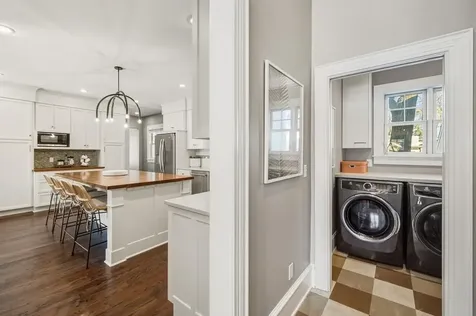 185 W Lake Street Excelsior MN 55331