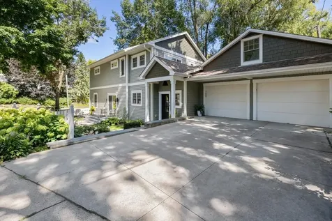 185 W Lake Street Excelsior MN 55331