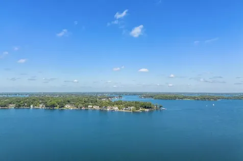 185 W Lake Street Excelsior MN 55331