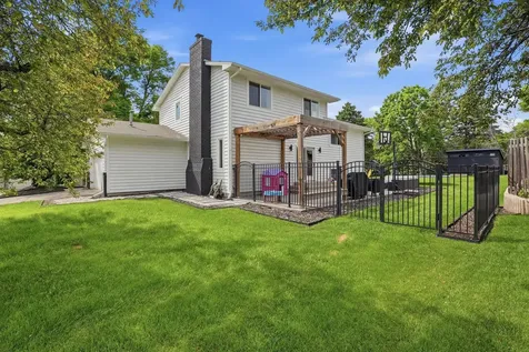 9120 Chesshire Lane N Maple Grove MN 55369