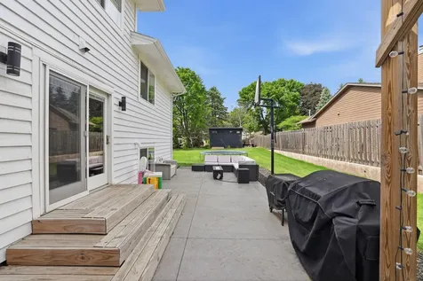 9120 Chesshire Lane N Maple Grove MN 55369