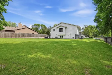 9120 Chesshire Lane N Maple Grove MN 55369