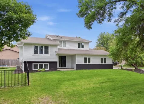 9120 Chesshire Lane N Maple Grove MN 55369