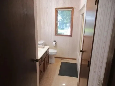 513 S Elizabeth Avenue Hills MN 56138