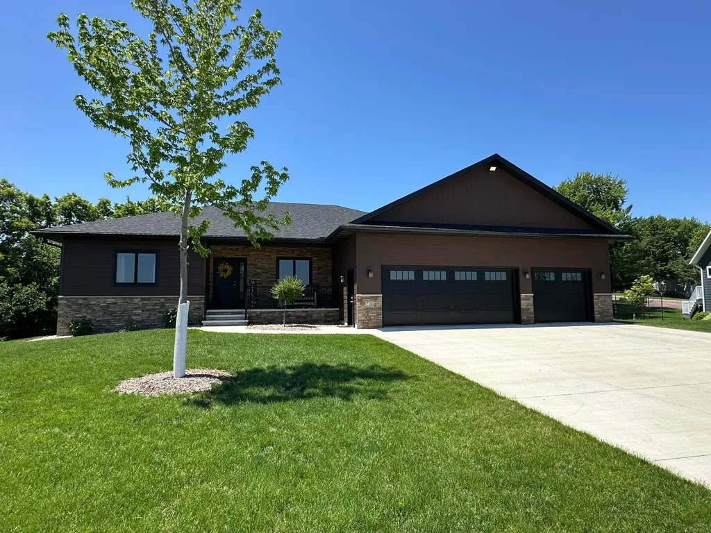 2318 Red Bird Lane Fairmont MN 56031