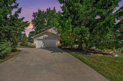 8740 Hillview Drive E Saint Bonifacius MN 55375
