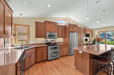 8740 Hillview Drive E Saint Bonifacius MN 55375