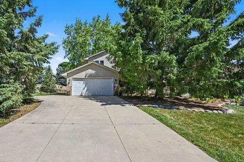 8740 Hillview Drive E Saint Bonifacius MN 55375