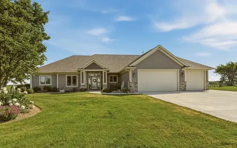5234 80th Avenue SW Byron MN 55920