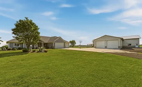 5234 80th Avenue SW Byron MN 55920