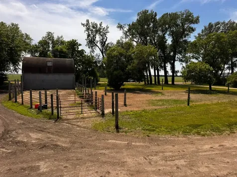 16525 80th Street SE Mooreton ND 58061