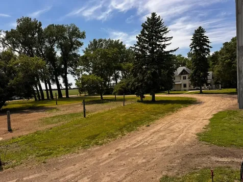 16525 80th Street SE Mooreton ND 58061