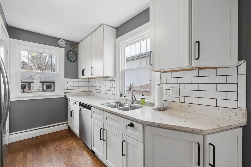2043 Stanford Avenue Saint Paul MN 55105