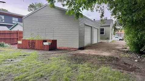 326 Elmwood Avenue S Fargo ND 58103