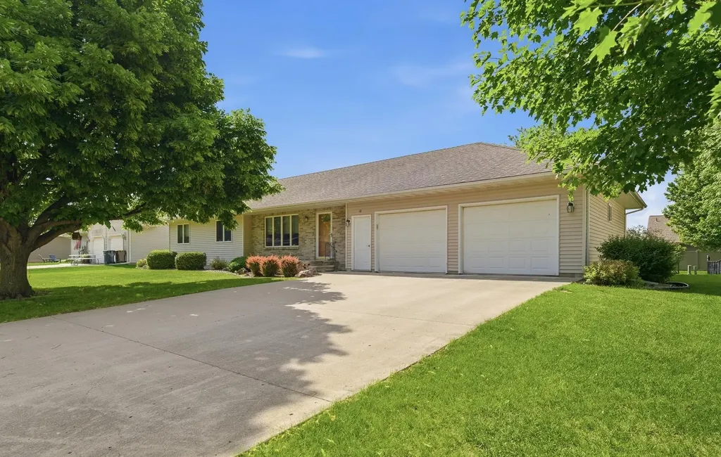 18 Mill Avenue Minnesota Lake MN 56068