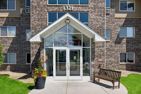 1321 Lake Drive W Chanhassen MN 55317