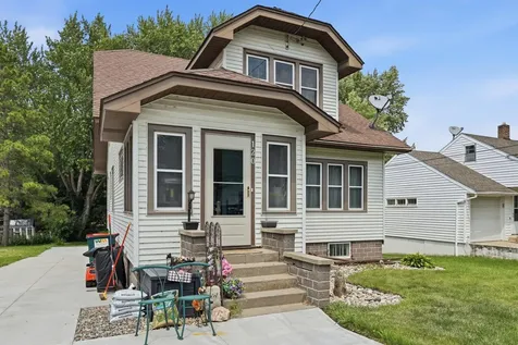 120 Park Place W Norwood Young America MN 55368