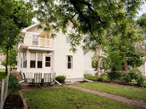 113 N Ash Street Chaska MN 55318