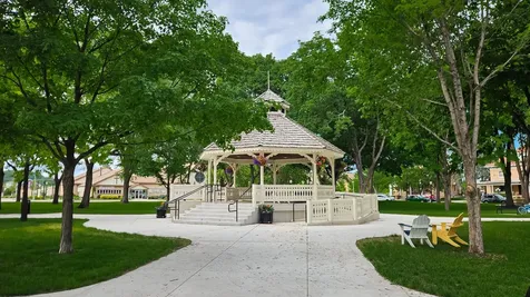 113 N Ash Street Chaska MN 55318