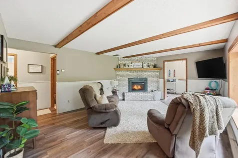 11870 County Road 40 NE Spicer MN 56288